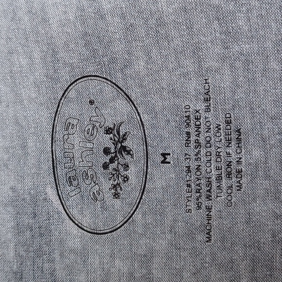 Laura Ashley Scottie Dog V Neck Sleep Shirt- Sz. Med - Picture 2 of 7